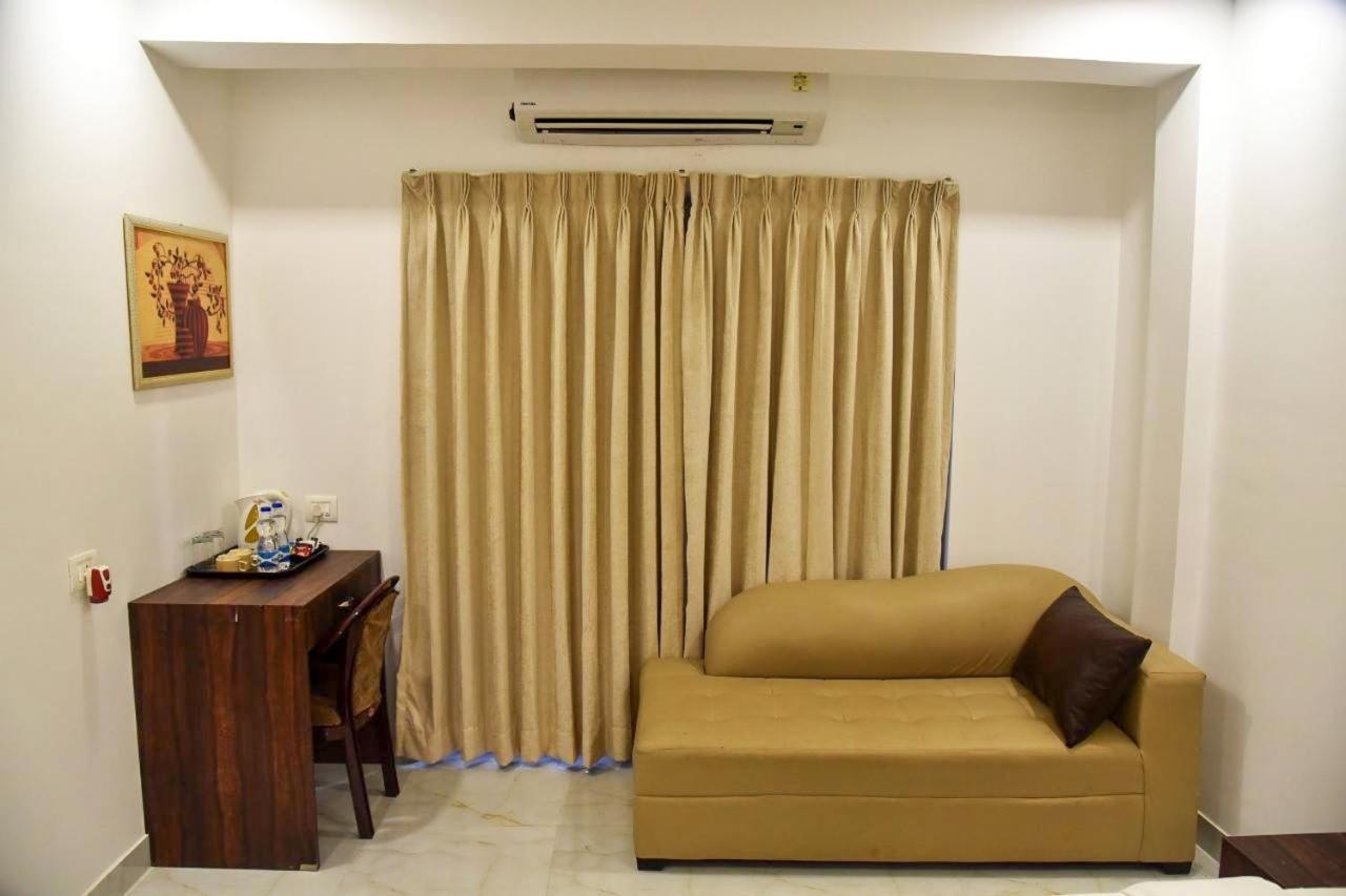 קנדולים De Falcon Goa Beach Resort מראה חיצוני תמונה